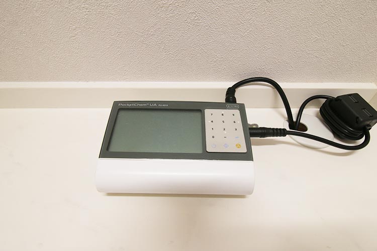 小型尿分析装置